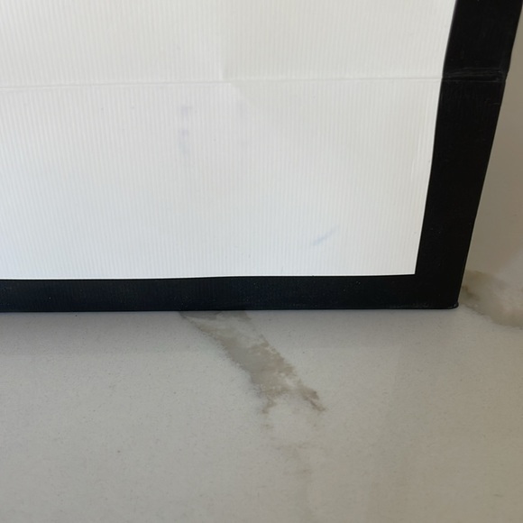 Gucci Black & White Shopping Bag - Picture 7 of 13